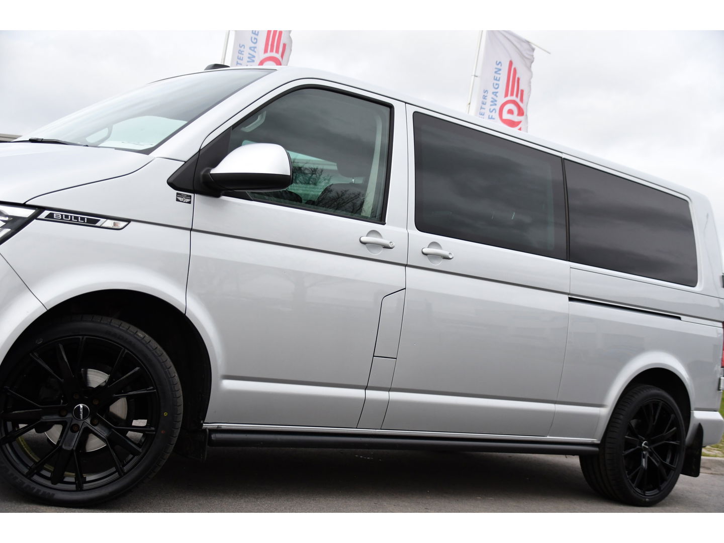 Volkswagen Transporter 2.0 TDI L2H1 30 DC Bulli Virtual, Adaptieve Cruise, Camera, Carplay, LED, Elektrische deur, Standkachel, Stoelverwarming, Trekhaak, Uniek!