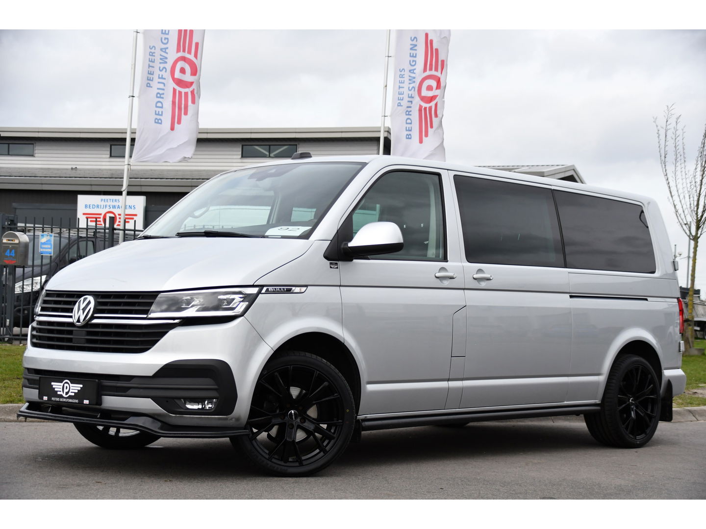 Volkswagen Transporter 2.0 TDI L2H1 30 DC Bulli Virtual, Adaptieve Cruise, Camera, Carplay, LED, Elektrische deur, Standkachel, Stoelverwarming, Trekhaak, Uniek!