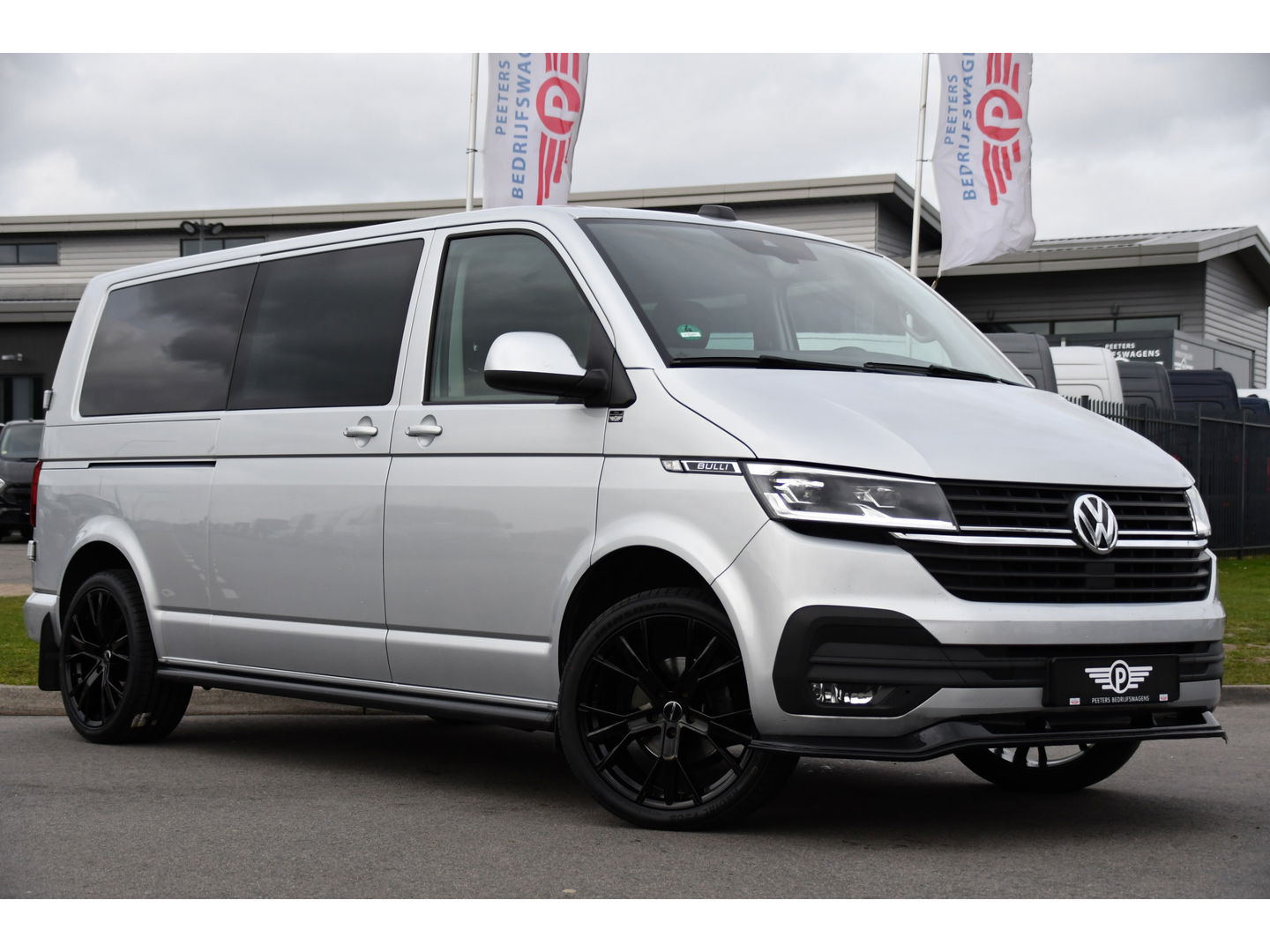 Volkswagen Transporter 2.0 TDI L2H1 30 DC Bulli Virtual, Adaptieve Cruise, Camera, Carplay, LED, Elektrische deur, Standkachel, Stoelverwarming, Trekhaak, Uniek!