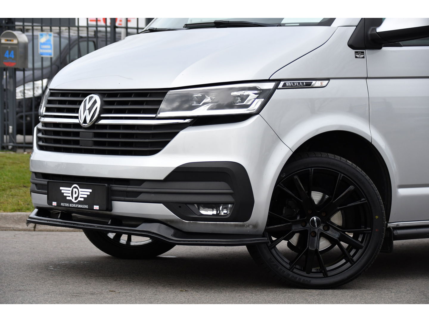 Volkswagen Transporter 2.0 TDI L2H1 30 DC Bulli Virtual, Adaptieve Cruise, Camera, Carplay, LED, Elektrische deur, Standkachel, Stoelverwarming, Trekhaak, Uniek!