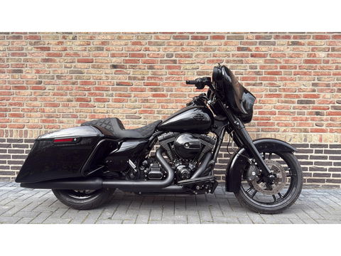 Harley Davidson 103 FLHX Street Glide CVO Blackout Streetglide