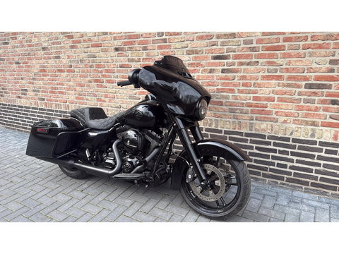 Harley Davidson 103 FLHX Street Glide CVO Blackout Streetglide
