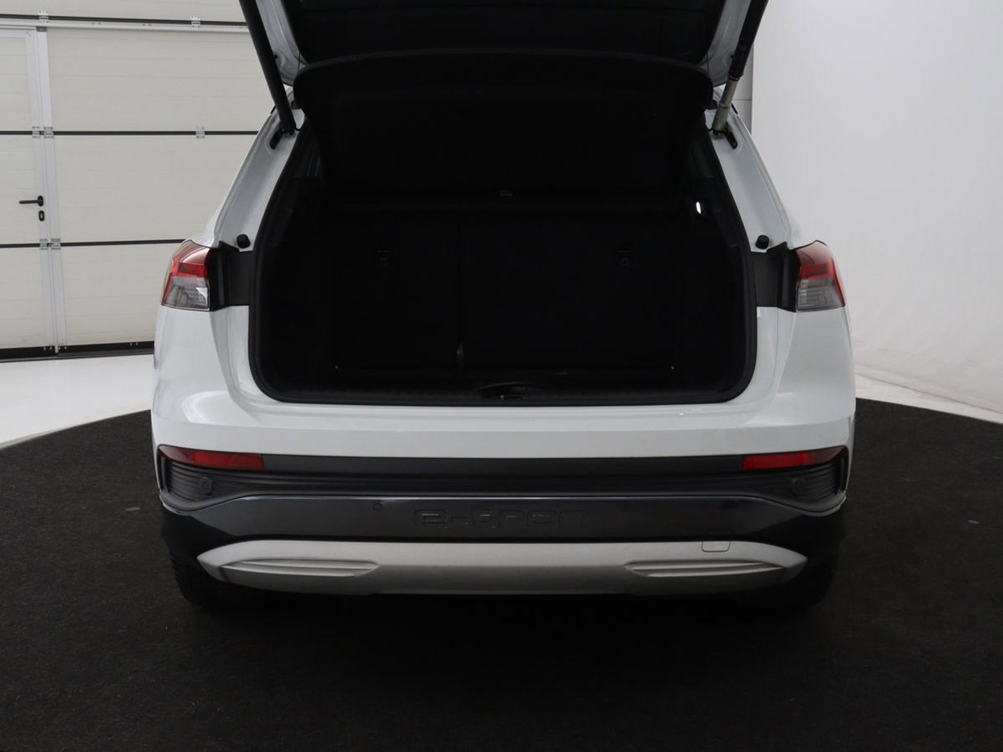 Audi Q4 e-tron 40 Advanced edition 77 kWh | SOH 94% | Stoelverwarming | Matrix LED | Carplay | Virtual Cockpit | 19'' | Parkeerhulp | Navigatie | Audi Sound | Climate control | DAB | Cruise control