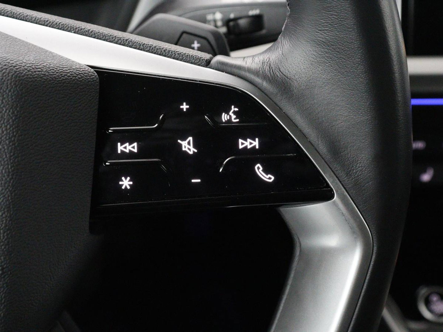 Audi Q4 e-tron 40 Advanced edition 77 kWh | SOH 94% | Stoelverwarming | Matrix LED | Carplay | Virtual Cockpit | 19'' | Parkeerhulp | Navigatie | Audi Sound | Climate control | DAB | Cruise control