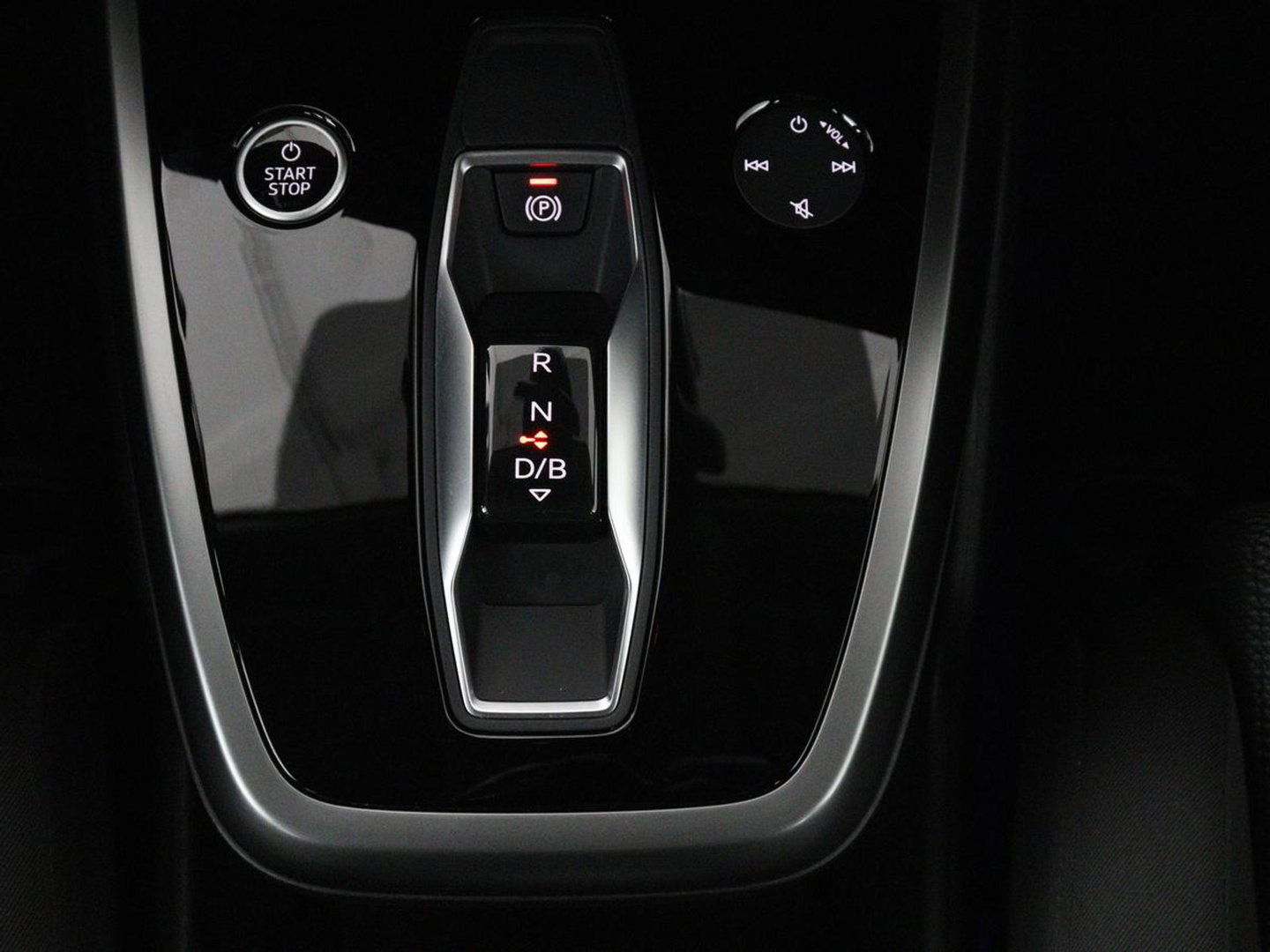 Audi Q4 e-tron 40 Advanced edition 77 kWh | SOH 94% | Stoelverwarming | Matrix LED | Carplay | Virtual Cockpit | 19'' | Parkeerhulp | Navigatie | Audi Sound | Climate control | DAB | Cruise control