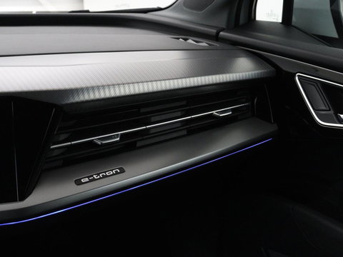 Audi Q4 e-tron 40 Advanced edition 77 kWh | SOH 94% | Stoelverwarming | Matrix LED | Carplay | Virtual Cockpit | 19'' | Parkeerhulp | Navigatie | Audi Sound | Climate control | DAB | Cruise control