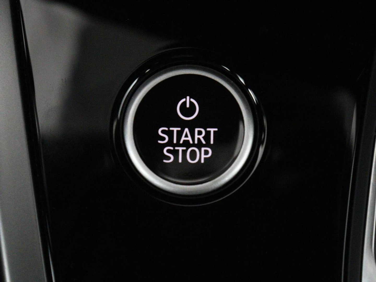 Audi Q4 e-tron 40 Advanced edition 77 kWh | SOH 94% | Stoelverwarming | Matrix LED | Carplay | Virtual Cockpit | 19'' | Parkeerhulp | Navigatie | Audi Sound | Climate control | DAB | Cruise control