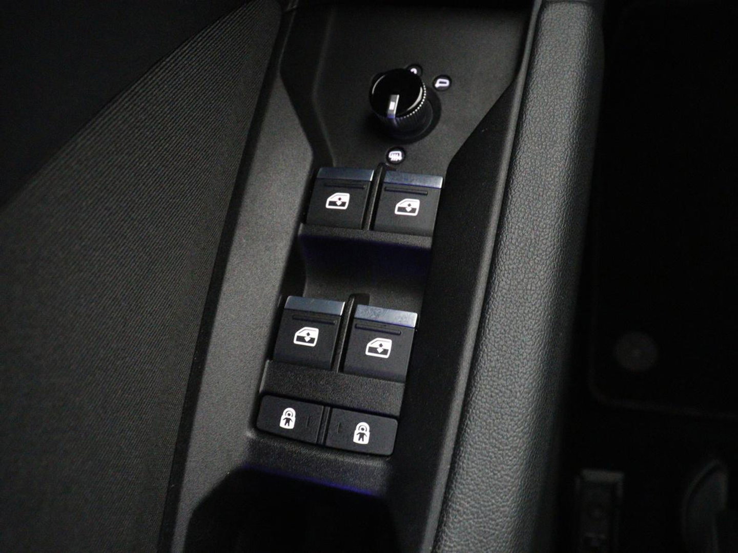 Audi Q4 e-tron 40 Advanced edition 77 kWh | SOH 94% | Stoelverwarming | Matrix LED | Carplay | Virtual Cockpit | 19'' | Parkeerhulp | Navigatie | Audi Sound | Climate control | DAB | Cruise control