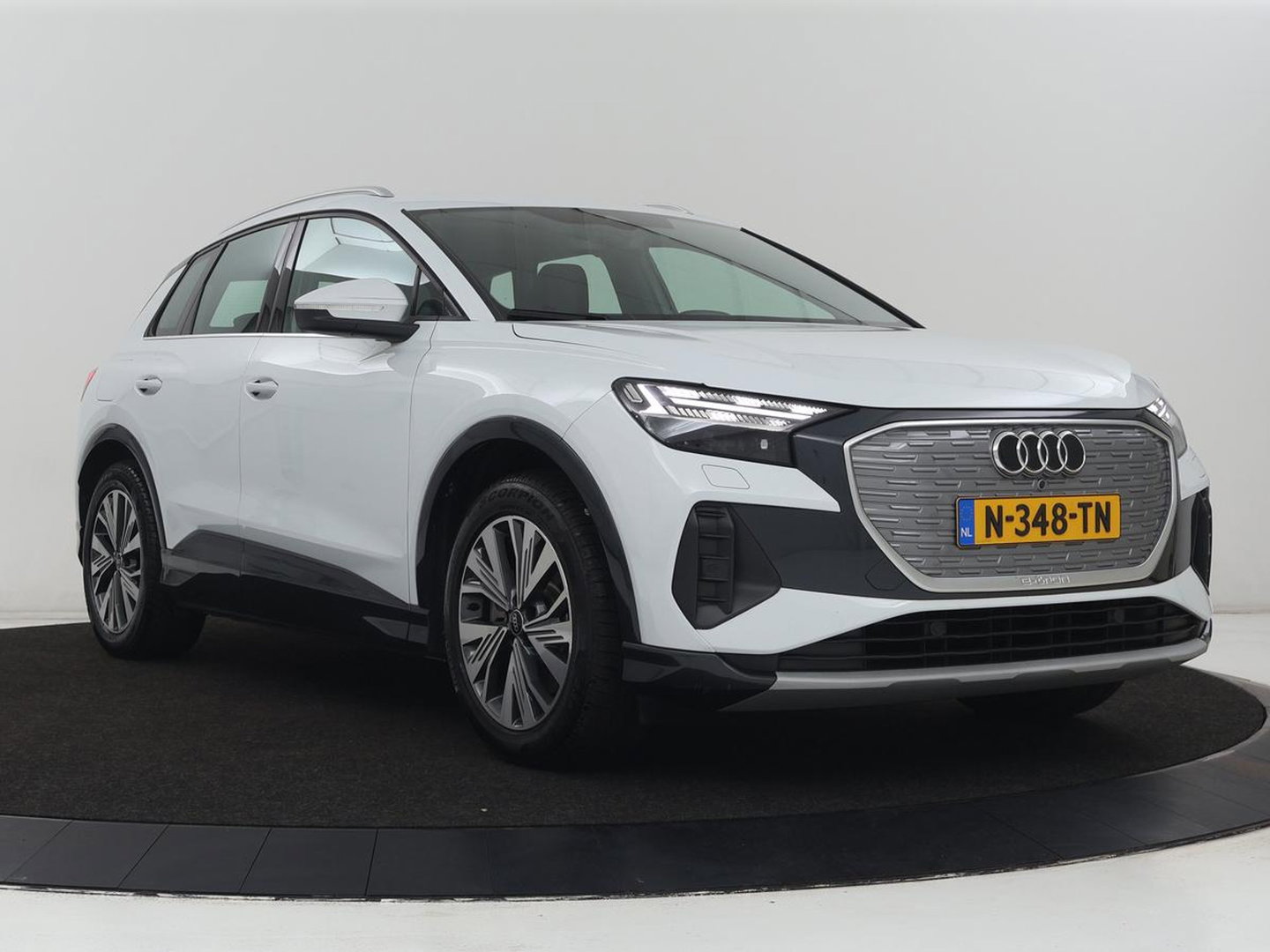 Audi Q4 e-tron 40 Advanced edition 77 kWh | SOH 94% | Stoelverwarming | Matrix LED | Carplay | Virtual Cockpit | 19'' | Parkeerhulp | Navigatie | Audi Sound | Climate control | DAB | Cruise control