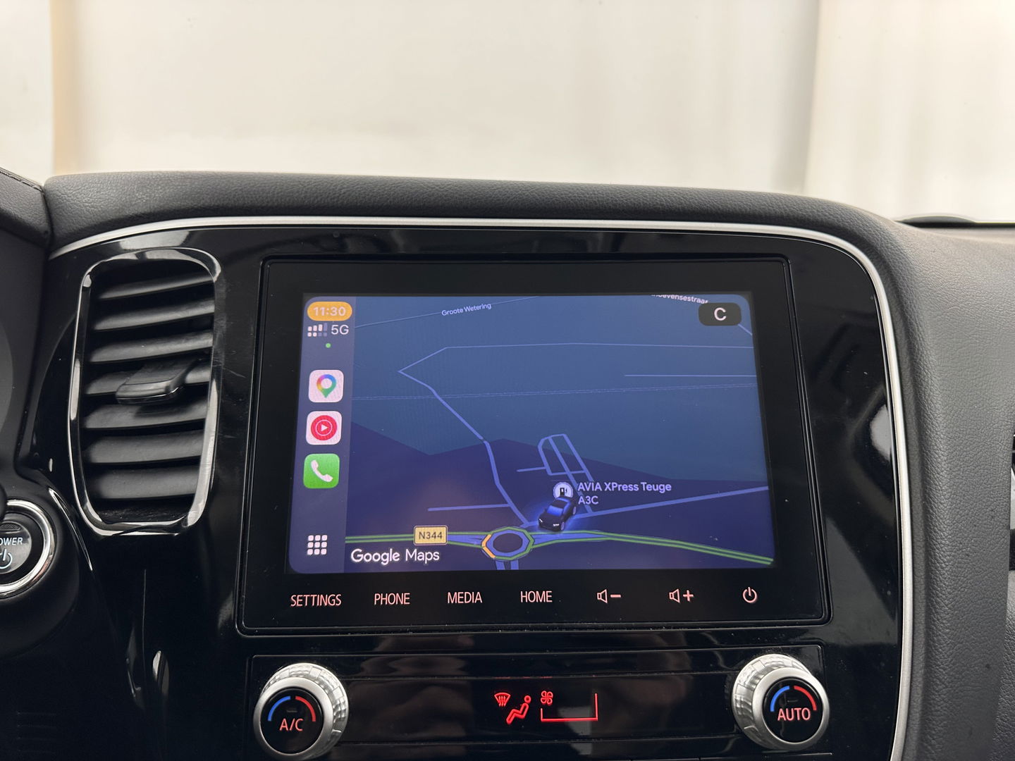 Mitsubishi Outlander 2.4 PHEV Pure (Plug-In) (INCL-BTW)  Aut *FULL-LED | KEYLESS | CAMERA | HEATED-COMFORTSEATS | ECC | SHIFTPADDLES | PDC | CRUISE | CARPLAY | PRIVACY-GLASS | DAB | TOWBAR | 16''ALU*