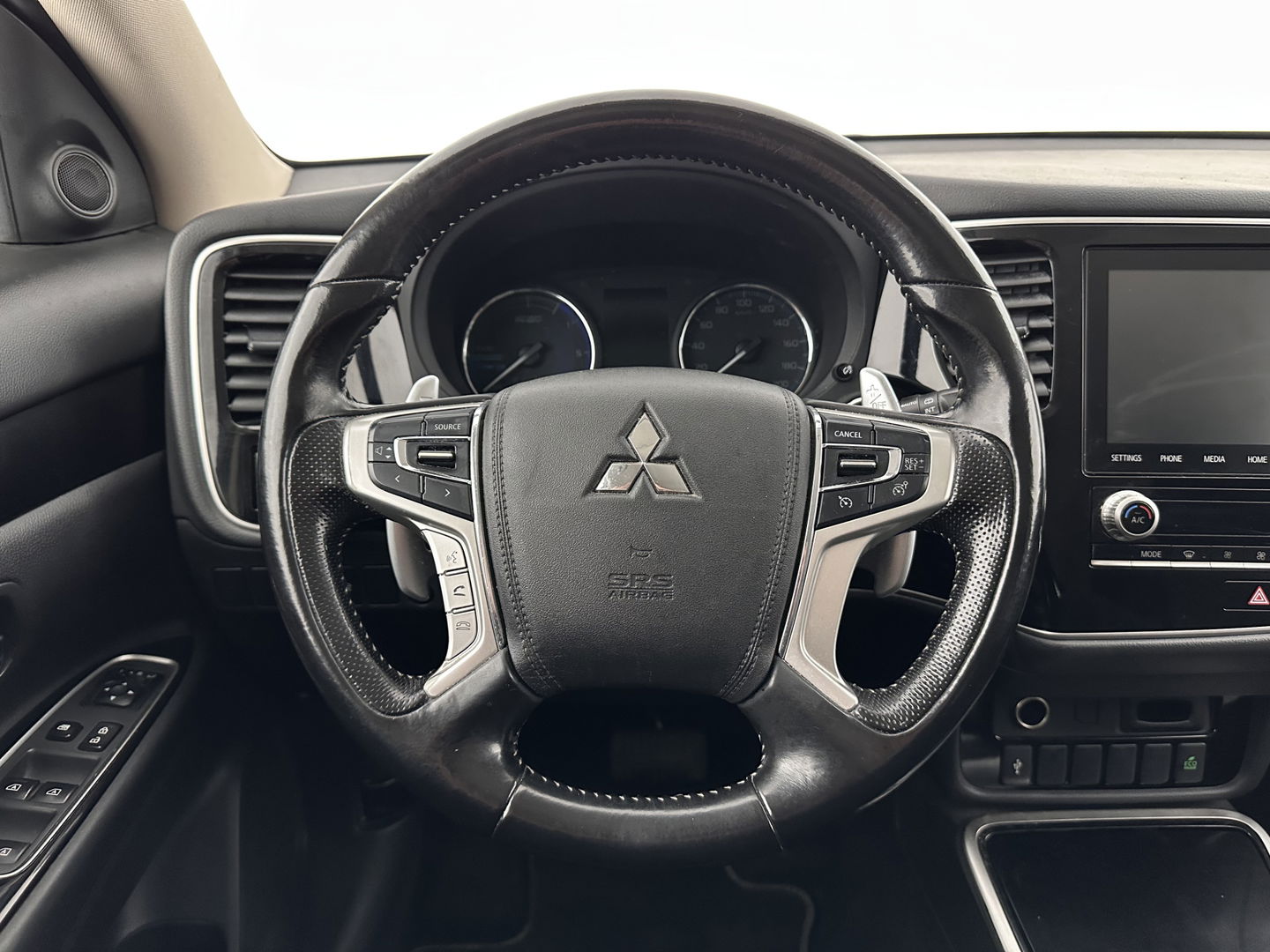 Mitsubishi Outlander 2.4 PHEV Pure (Plug-In) (INCL-BTW)  Aut *FULL-LED | KEYLESS | CAMERA | HEATED-COMFORTSEATS | ECC | SHIFTPADDLES | PDC | CRUISE | CARPLAY | PRIVACY-GLASS | DAB | TOWBAR | 16''ALU*