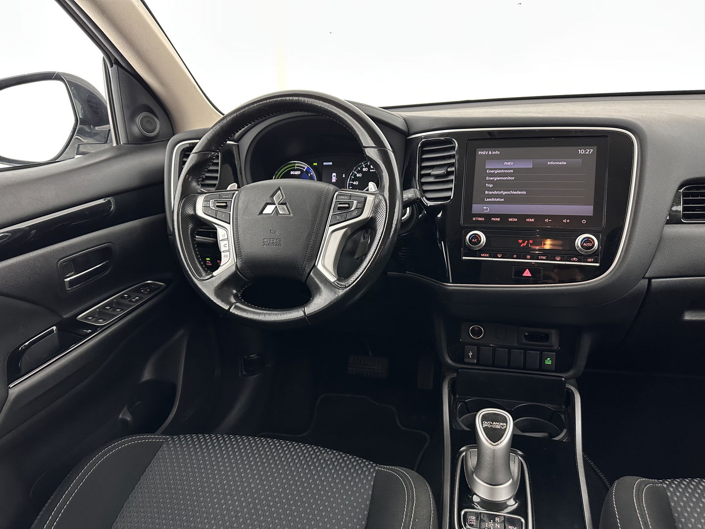 Mitsubishi Outlander 2.4 PHEV Pure (Plug-In) (INCL-BTW)  Aut *FULL-LED | KEYLESS | CAMERA | HEATED-COMFORTSEATS | ECC | SHIFTPADDLES | PDC | CRUISE | CARPLAY | PRIVACY-GLASS | DAB | TOWBAR | 16''ALU*