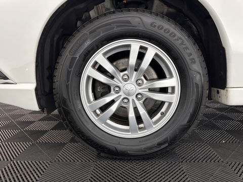 Mitsubishi Outlander 2.4 PHEV Pure (Plug-In) (INCL-BTW)  Aut *FULL-LED | KEYLESS | CAMERA | HEATED-COMFORTSEATS | ECC | SHIFTPADDLES | PDC | CRUISE | CARPLAY | PRIVACY-GLASS | DAB | TOWBAR | 16''ALU*