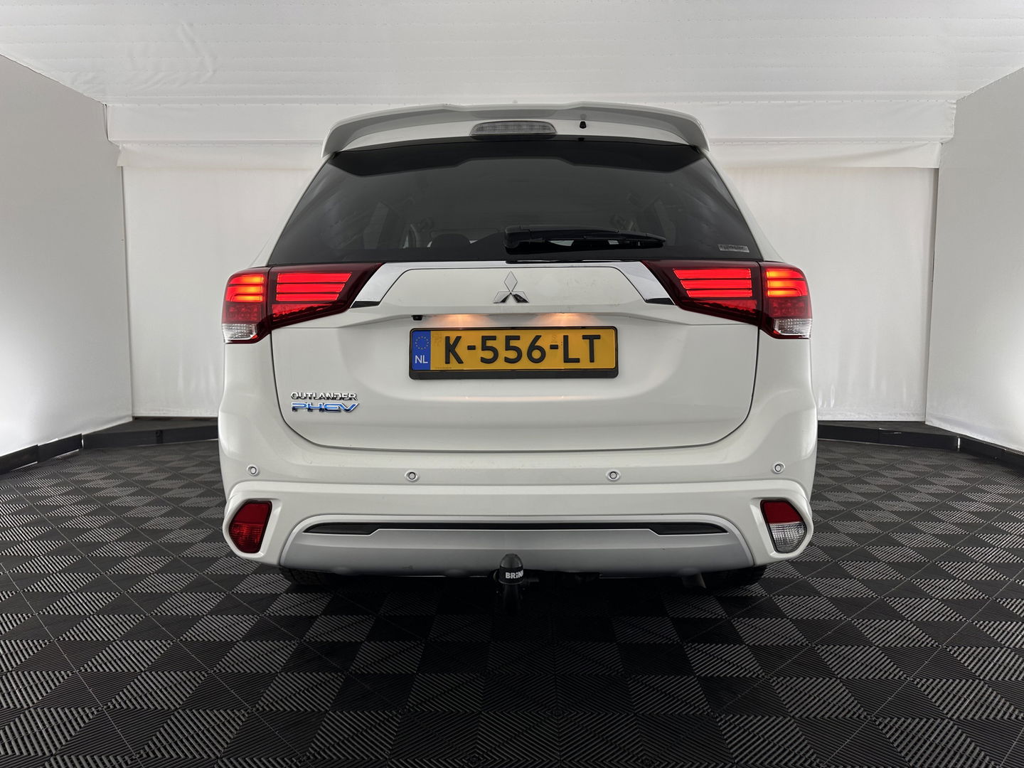 Mitsubishi Outlander 2.4 PHEV Pure (Plug-In) (INCL-BTW)  Aut *FULL-LED | KEYLESS | CAMERA | HEATED-COMFORTSEATS | ECC | SHIFTPADDLES | PDC | CRUISE | CARPLAY | PRIVACY-GLASS | DAB | TOWBAR | 16''ALU*