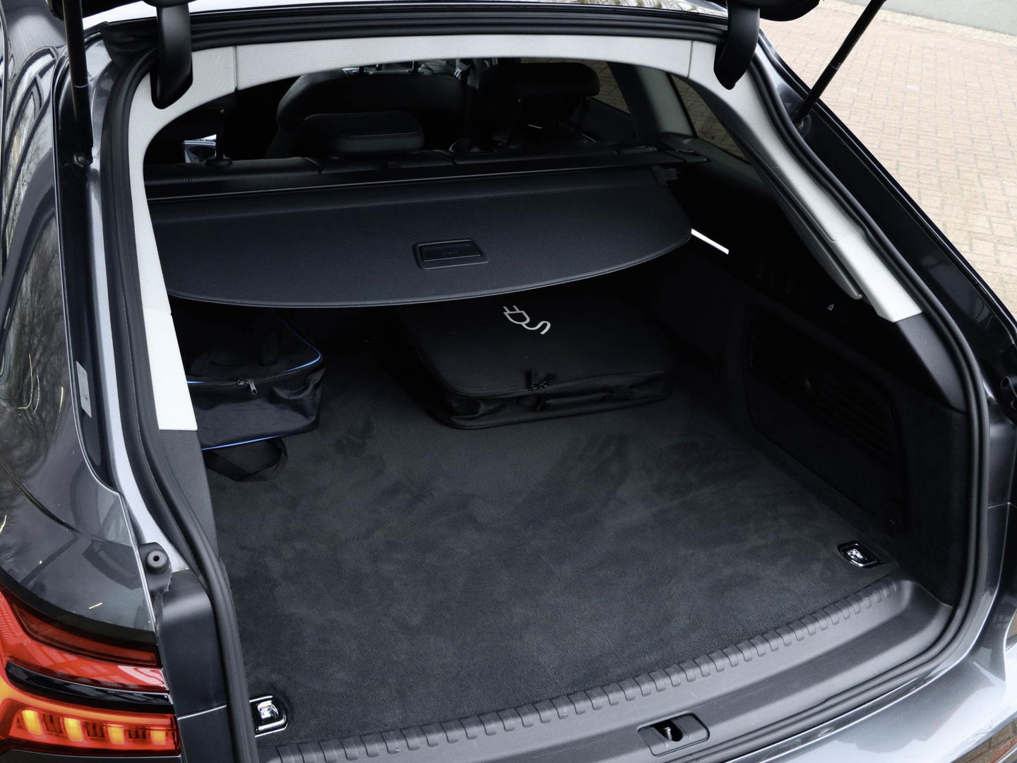 Audi A6 Avant 55 TFSIe Quattro S Line Competition 367pk ACC Pano Trekhaak Headup 360 Cam