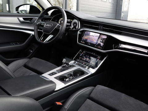 Audi A6 Avant 55 TFSIe Quattro S Line Competition 367pk ACC Pano Trekhaak Headup 360 Cam