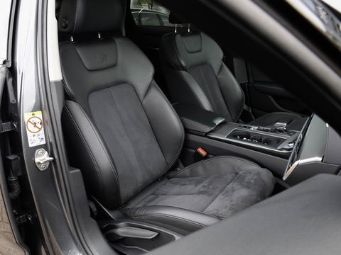 Audi A6 Avant 55 TFSIe Quattro S Line Competition 367pk ACC Pano Trekhaak Headup 360 Cam