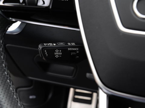 Audi A6 Avant 55 TFSIe Quattro S Line Competition 367pk ACC Pano Trekhaak Headup 360 Cam