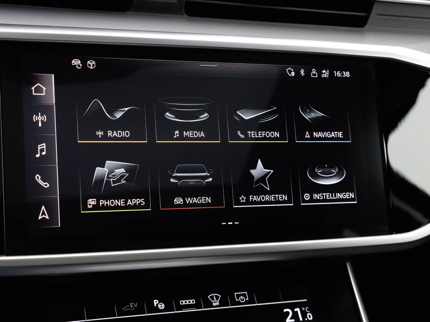 Audi A6 Avant 55 TFSIe Quattro S Line Competition 367pk ACC Pano Trekhaak Headup 360 Cam