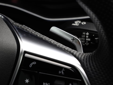 Audi A6 Avant 55 TFSIe Quattro S Line Competition 367pk ACC Pano Trekhaak Headup 360 Cam