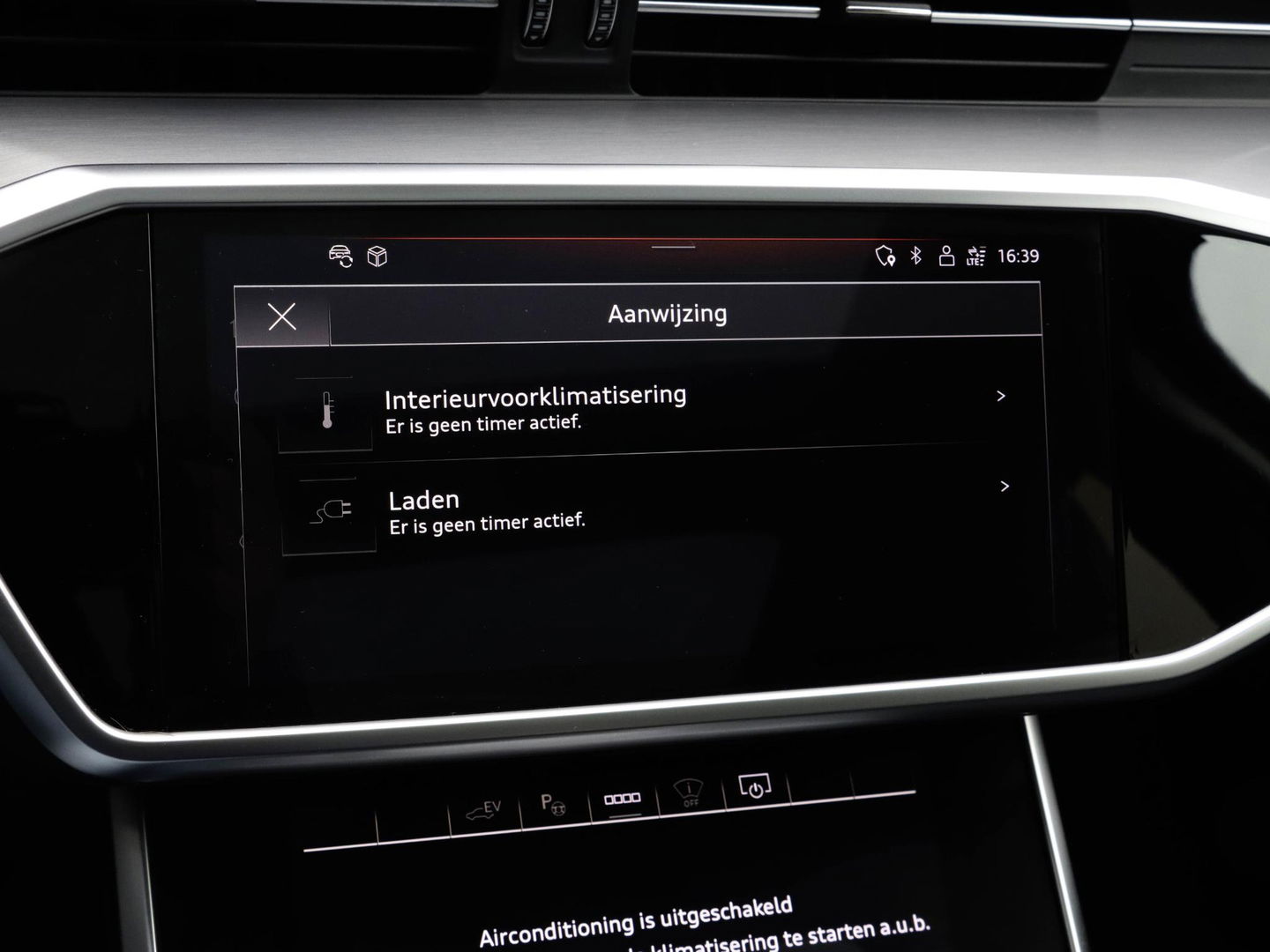 Audi A6 Avant 55 TFSIe Quattro S Line Competition 367pk ACC Pano Trekhaak Headup 360 Cam