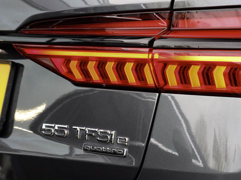 Audi A6 Avant 55 TFSIe Quattro S Line Competition 367pk ACC Pano Trekhaak Headup 360 Cam