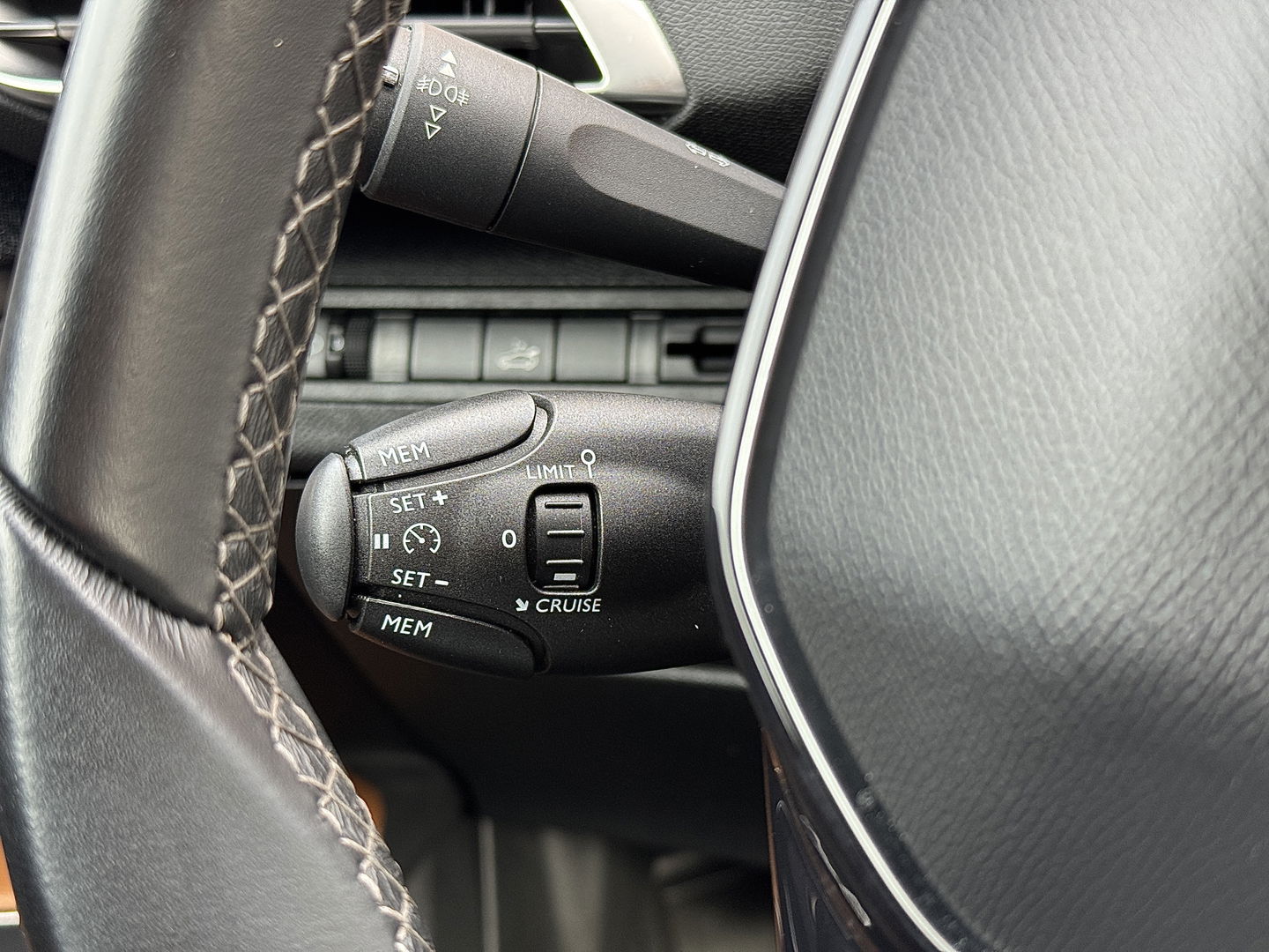 Peugeot 5008 1.2 PureTech Blue Lease Premium | Origineel Nederlands | Dealer Onderhouden | Lane Assist | Apple Carplay | Android Auto | Spraakbediening |