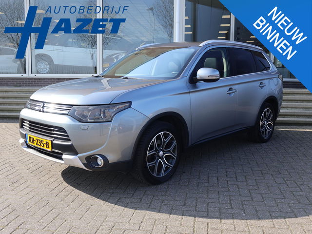 Mitsubishi Outlander - 2.0 PHEV INSTYLE+ | SCHUIFDAK | TREKHAAK | ADAPTIVE CRUISE | CAMERA | 18 INCH | STOELVERW.