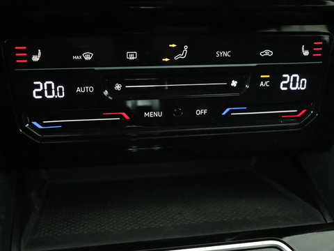 Volkswagen Passat 1.4 TSI PHEV GTE | Stoelverwarming | Adaptive cruise | Carplay | Navigatie | 18'' | Matrix LED | Parkeerhulp | Bluetooth | Plug In