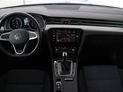 Volkswagen Passat 1.4 TSI PHEV GTE | Stoelverwarming | Adaptive cruise | Carplay | Navigatie | 18'' | Matrix LED | Parkeerhulp | Bluetooth | Plug In