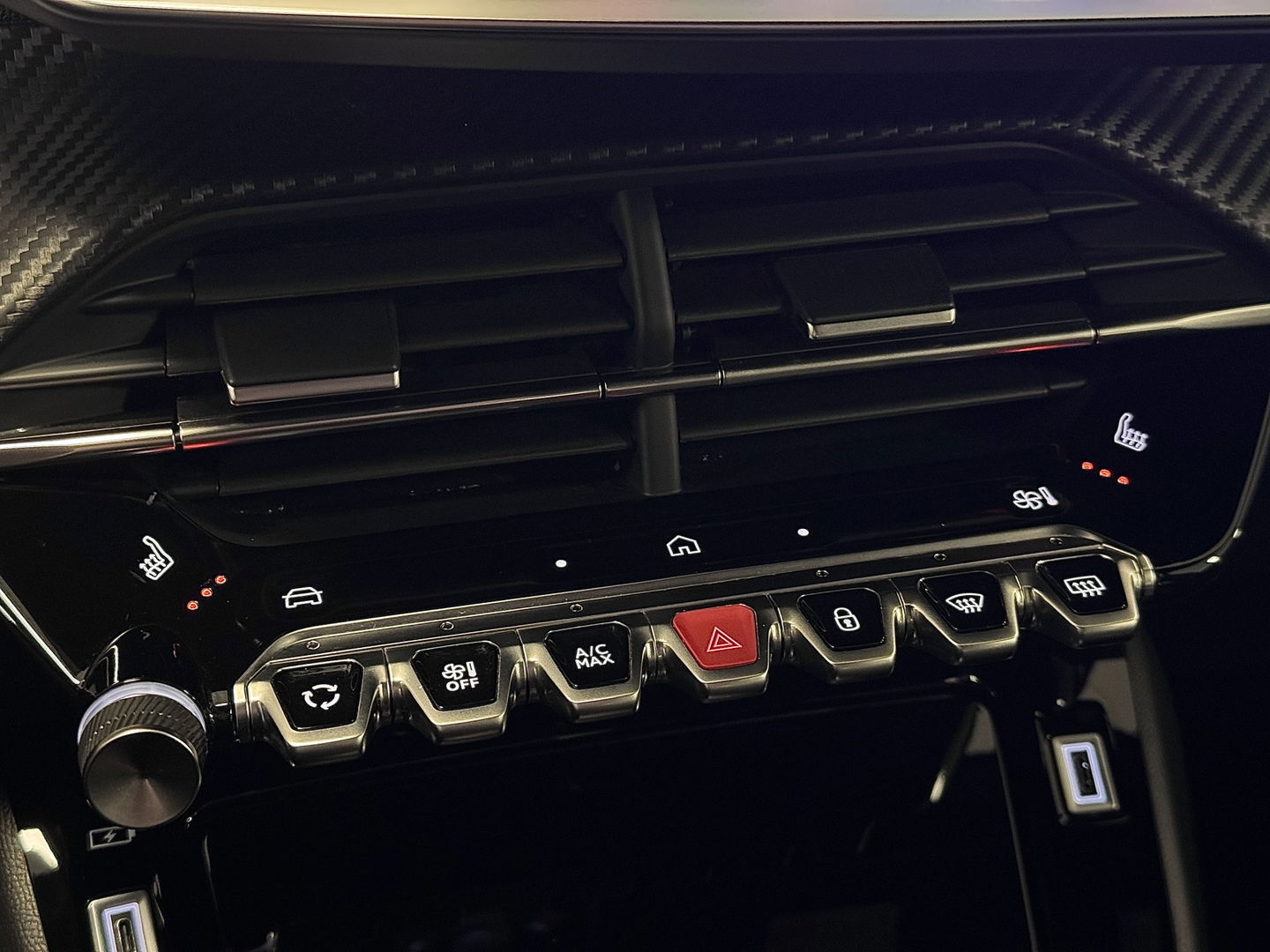 Peugeot 2008 1.2 PureTech 130 Allure | Automaat | 17'' lichtmetaal | Cruise control | Carplay | Android auto | LED | stoelverwarming |