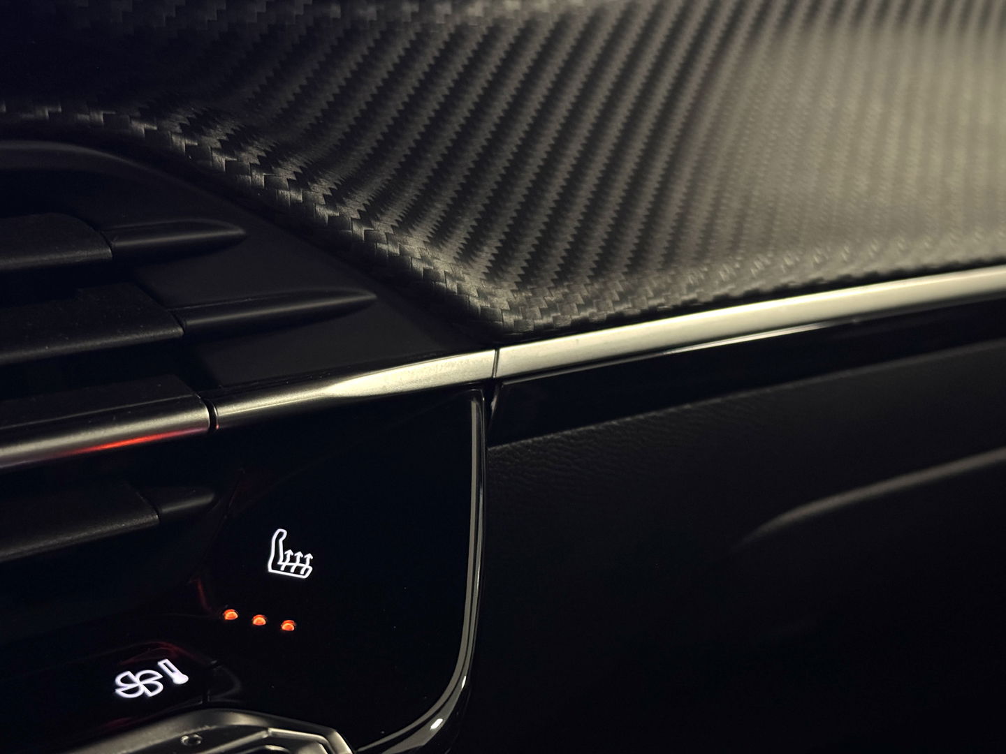 Peugeot 2008 1.2 PureTech 130 Allure | Automaat | 17'' lichtmetaal | Cruise control | Carplay | Android auto | LED | stoelverwarming |