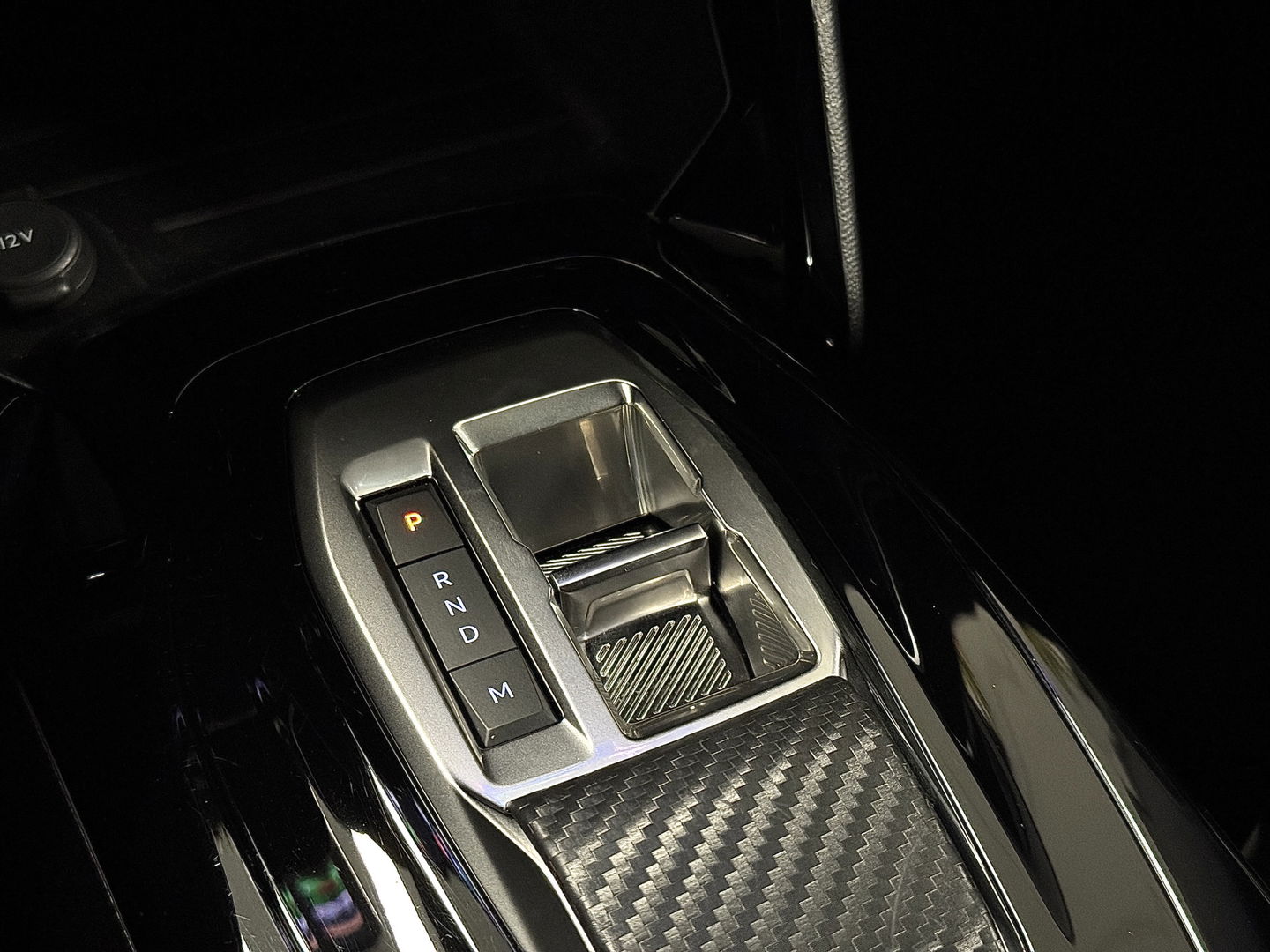 Peugeot 2008 1.2 PureTech 130 Allure | Automaat | 17'' lichtmetaal | Cruise control | Carplay | Android auto | LED | stoelverwarming |