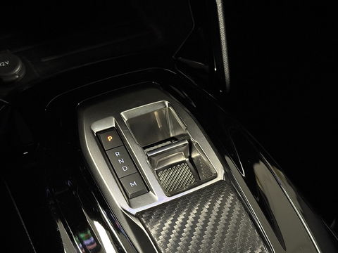 Peugeot 2008 1.2 PureTech 130 Allure | Automaat | 17'' lichtmetaal | Cruise control | Carplay | Android auto | LED | stoelverwarming |