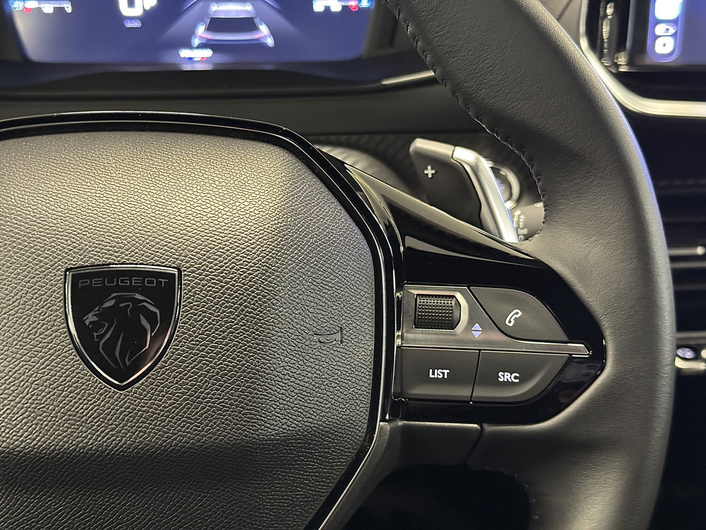 Peugeot 2008 1.2 PureTech 130 Allure | Automaat | 17'' lichtmetaal | Cruise control | Carplay | Android auto | LED | stoelverwarming |