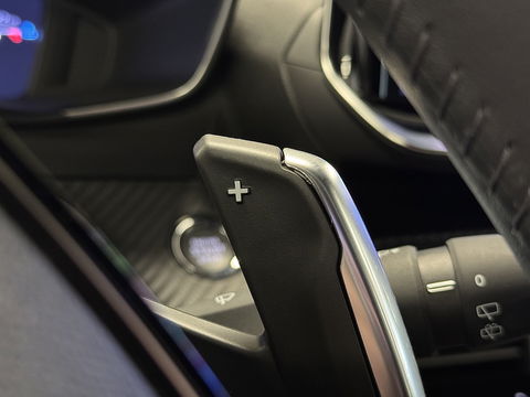 Peugeot 2008 1.2 PureTech 130 Allure | Automaat | 17'' lichtmetaal | Cruise control | Carplay | Android auto | LED | stoelverwarming |