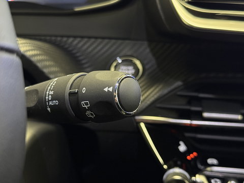 Peugeot 2008 1.2 PureTech 130 Allure | Automaat | 17'' lichtmetaal | Cruise control | Carplay | Android auto | LED | stoelverwarming |