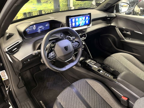 Peugeot 2008 1.2 PureTech 130 Allure | Automaat | 17'' lichtmetaal | Cruise control | Carplay | Android auto | LED | stoelverwarming |