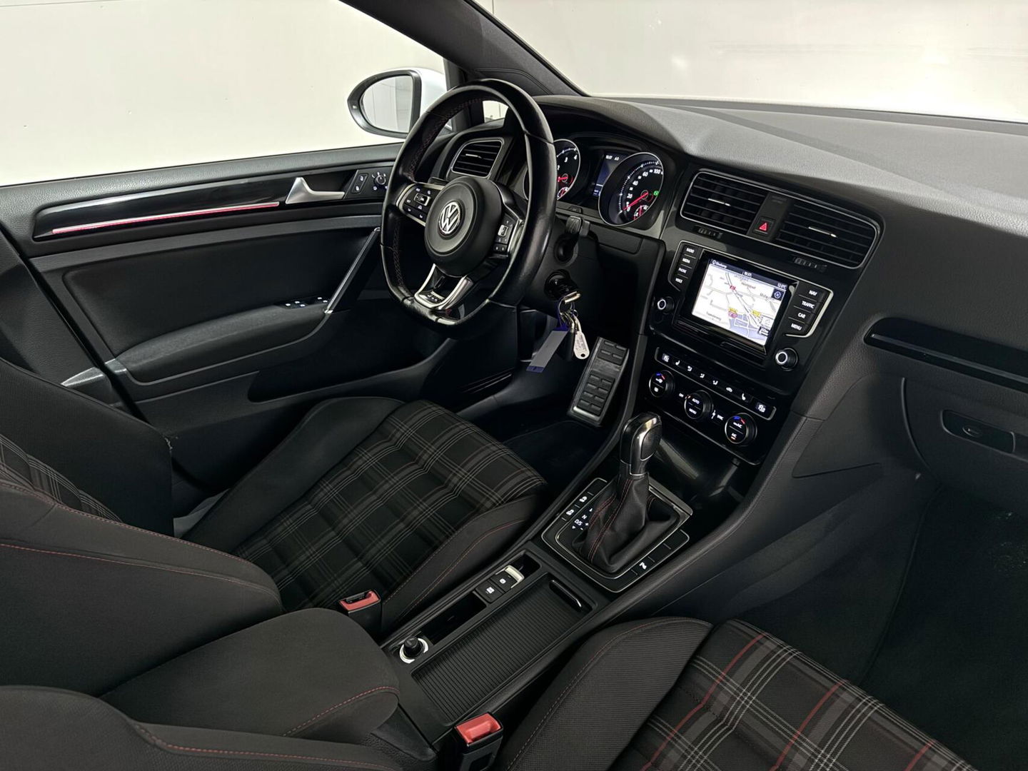 Volkswagen Golf 2.0 TSI GTI Performance DSG Navi Cruise PDC Stoelver.