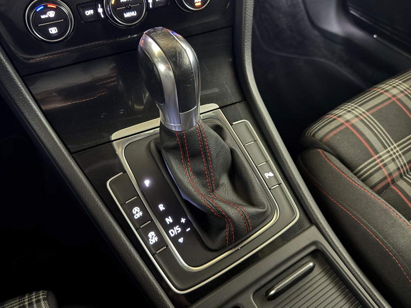 Volkswagen Golf 2.0 TSI GTI Performance DSG Navi Cruise PDC Stoelver.