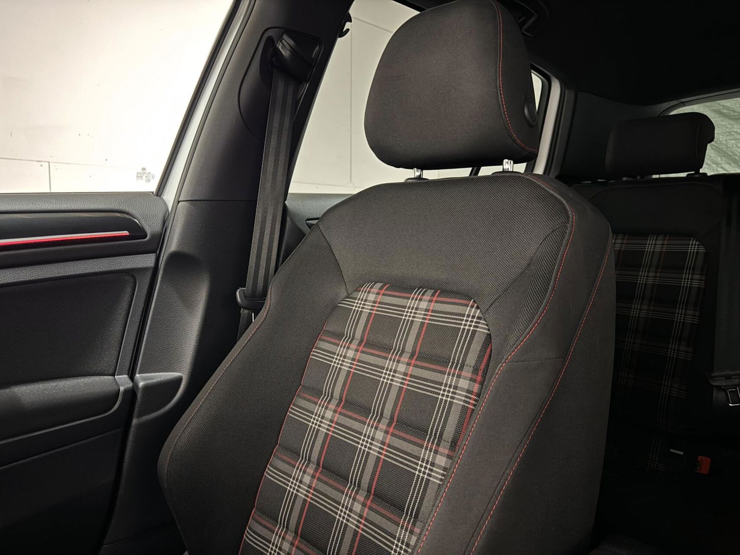 Volkswagen Golf 2.0 TSI GTI Performance DSG Navi Cruise PDC Stoelver.