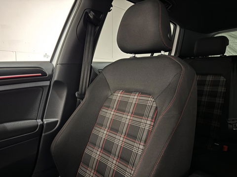 Volkswagen Golf 2.0 TSI GTI Performance DSG Navi Cruise PDC Stoelver.