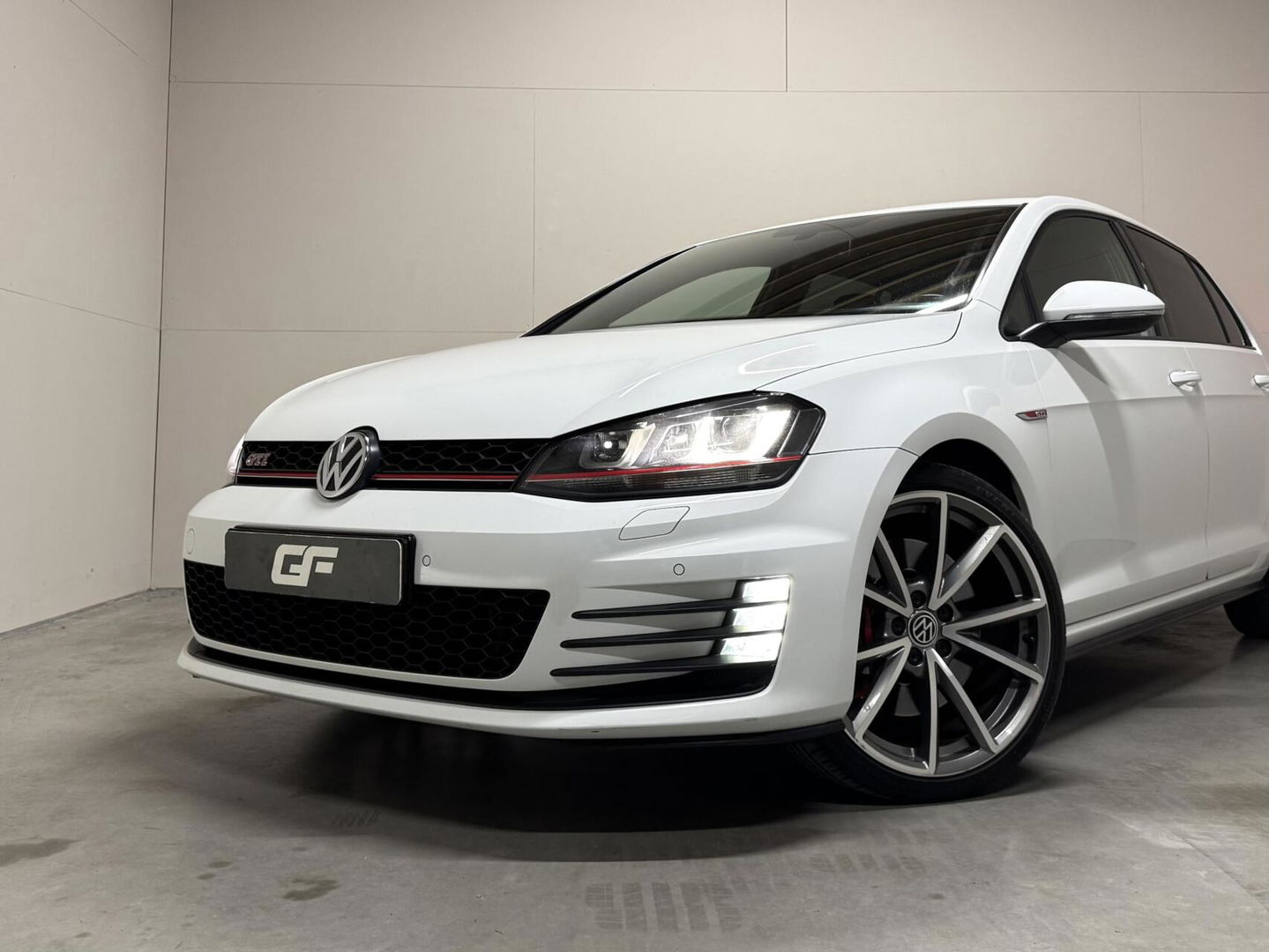 Volkswagen Golf 2.0 TSI GTI Performance DSG Navi Cruise PDC Stoelver.