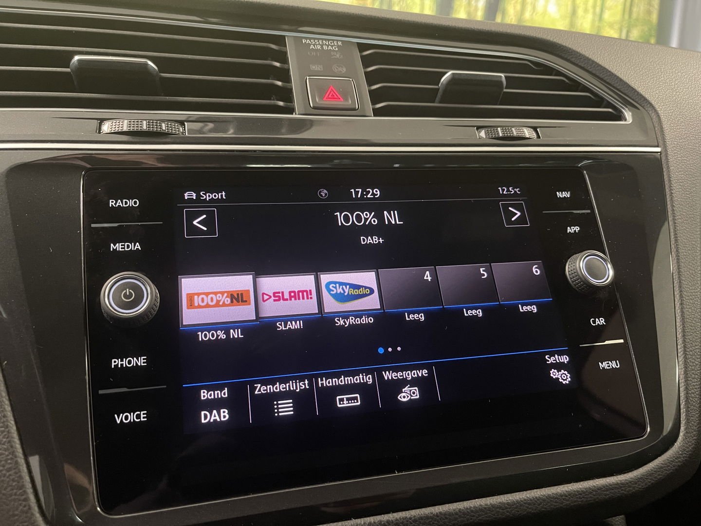 Volkswagen Tiguan 1.4 TSI 4Motion Highline Business R | Origineel Nederlands | Apple Carplay | Android Auto | Panorama dak | elektrische Trekhaak |