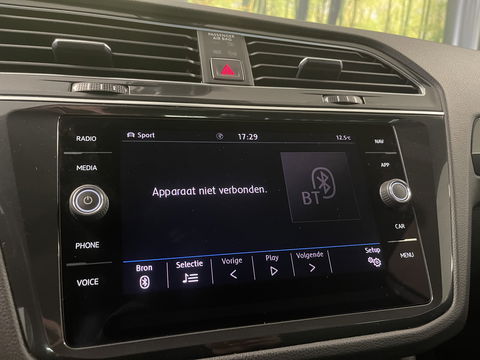 Volkswagen Tiguan 1.4 TSI 4Motion Highline Business R | Origineel Nederlands | Apple Carplay | Android Auto | Panorama dak | elektrische Trekhaak |