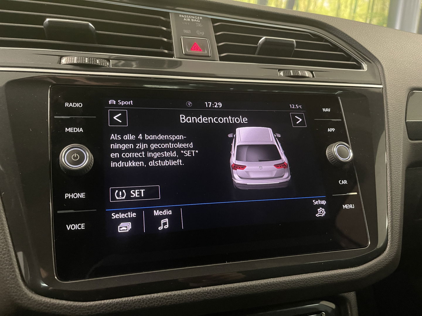 Volkswagen Tiguan 1.4 TSI 4Motion Highline Business R | Origineel Nederlands | Apple Carplay | Android Auto | Panorama dak | elektrische Trekhaak |