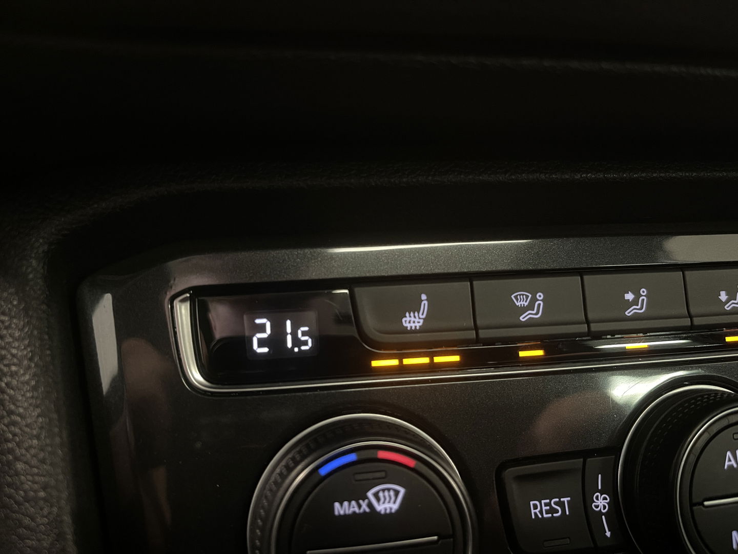 Volkswagen Tiguan 1.4 TSI 4Motion Highline Business R | Origineel Nederlands | Apple Carplay | Android Auto | Panorama dak | elektrische Trekhaak |