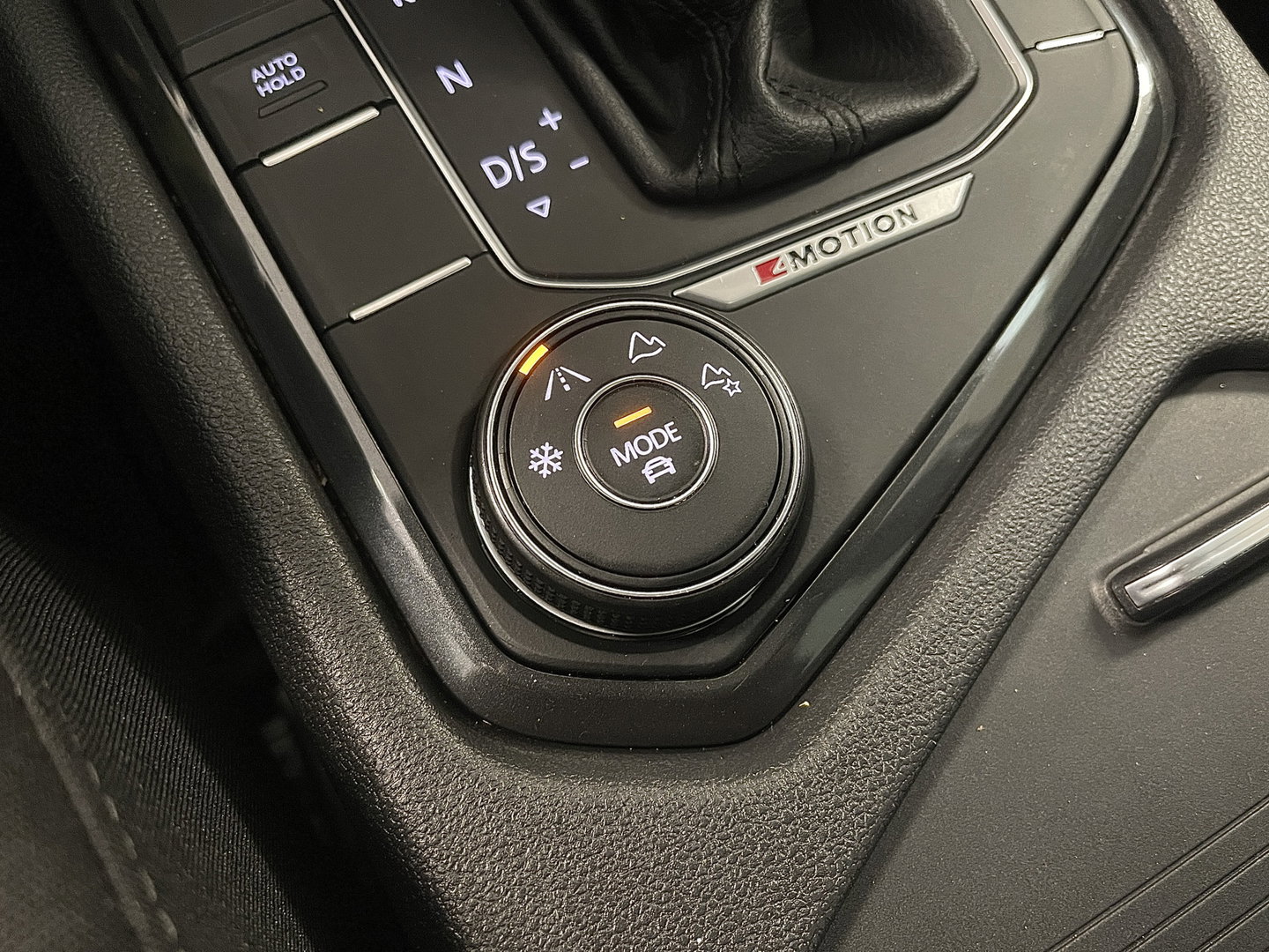 Volkswagen Tiguan 1.4 TSI 4Motion Highline Business R | Origineel Nederlands | Apple Carplay | Android Auto | Panorama dak | elektrische Trekhaak |