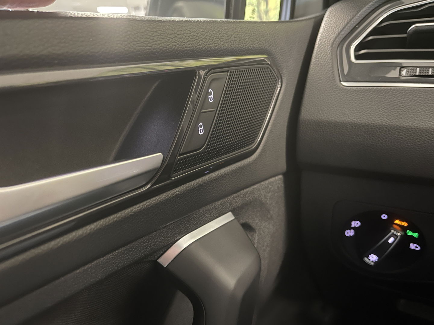 Volkswagen Tiguan 1.4 TSI 4Motion Highline Business R | Origineel Nederlands | Apple Carplay | Android Auto | Panorama dak | elektrische Trekhaak |