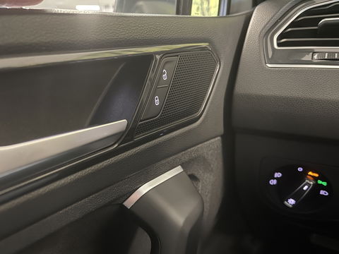 Volkswagen Tiguan 1.4 TSI 4Motion Highline Business R | Origineel Nederlands | Apple Carplay | Android Auto | Panorama dak | elektrische Trekhaak |